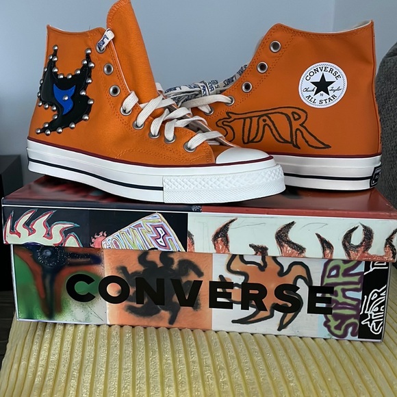 Converse - Picture 1 of 8
